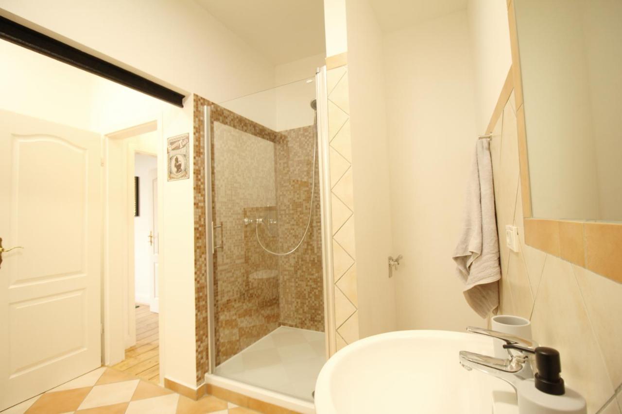 Secret Hideaways Zentrales Newyork-Designapartment Mit 2 Betten Nahe Messe L Flughafen Duisburg Luaran gambar